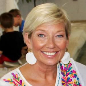 Meet your Posher, Lorinda